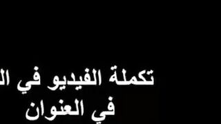 تلاته صحاب عاملين حفله علي  سكس مصري شرموطه و فشخينها نيك هم التلاته في وقت واحد كسها اتفشخ