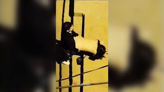 الساعه 3الفجر  سكس مصري قفشت العرص فاشخ كس الشرموطه نيك في وسط الشارع ضربت عليها عشره هههههه