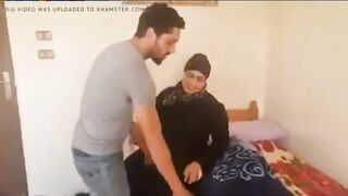 روحت سكس مصري  ل اخو جوزي البيت هاج عليه و هو اساسا زبر بيقف لم بعدي من قداموا مسكني فشخني نيك
