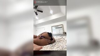 المتناكه مدخل  سكس مصري زبر صناعي جوا طيزه و بتبل التاني من بوقها عشان تحط في كسها الهايج