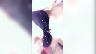 الديوث جايب صحابوا عامل حفلة نيك جماعي علي مراته المموس ام كس شرقان واحد بينكها في  صور سكس طيزها والتانتي كسها
