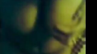 قحبه مصريه كسها كبير اوي ومشعر نايمه علي  سكس تويتر بطنها بتلعب في بزازها و حبيبيها مفلقس طيزها فشخها نيك