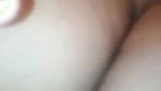 اللبوه و عشيقها في الحمام واقفين تحت الدش وهي نزله مص ولحس في زبر الكبير المموس بدخلوا  سكس تويتر في طيزها