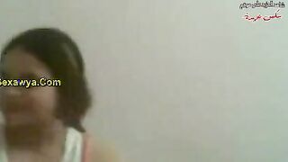الحيحانه ميرنا ممرمطه نفسها علي السرير وهي  xnxx عماله تتدعك في كسها وتبعبص خرم طيزها لحد ماجبتهم