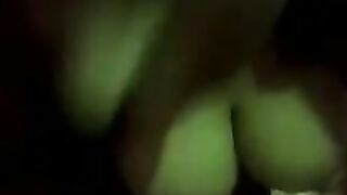 ام محمود مموس المنصوره مع زبون جديد وهو فاشخ طيزها الهايجه نيك عنيف ونازل فيها ضرب علي وشها و طيزها xxnx