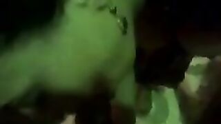 ام محمود مموس المنصوره مع زبون جديد وهو فاشخ طيزها الهايجه نيك عنيف ونازل فيها ضرب علي وشها و طيزها xxnx