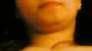 لبوه مصريه حيحانه شهوتها عاليه فشخ كل ما حبيبها ينكها بسرعه كسها ينزل ميه من كتر المتعه والهايجان xxnx