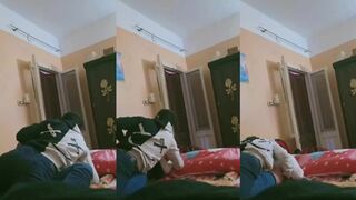 اللبوه بنت عمتي خلاتني انيك طيزها ل اول مره غرقت زبري زيت وبقيت ادخلو  xxx في طيزه و ايدي علي كسها نزلت كتير