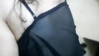 حماده العنتيل فاشخ غاده المموس اللبوه لابسه قميص اسود  سكس اجنبي حكايه وهو شغال نيك بزبر في بوقها قحبه مصريه هايجه
