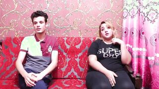 شهد المموس سكس امهات  جوزها اعمي وهي بتجيب صاحبها البيت ينكها ويفشخ كسها الحيحان نيك من الاخر ممحونه مصريه