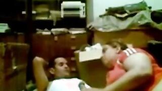 مموس مصريه هايجه فشخ بتعمل الواحد سكس عربي  بخمسين جنيه احمد العنتيل نكها وفشخ كسها في المكتب المموس زعلانه