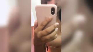 لبوه صغيره اندر ايدج بتصور بزازها وكسها وطيزها ل حبيبها الهايج  سكس مترجم عشان يضرب عليها عشره مموس حيحانه