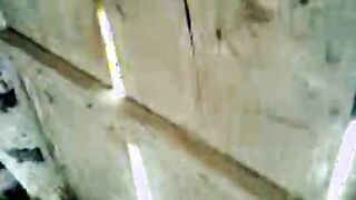 المموس بتتناك من الزبون في  سكس مترجم بيت مهجور نايمه علي ظهرها وفشخ رجلها عشان تكيف كسها بزبر الكبير