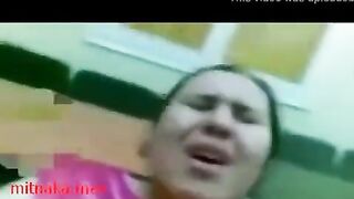 شرموطه مصريه تخينه اوووي وكسها منفوخ مليان لحم الهايجه نايمه  افلام سكس طويلة علي الارض و عشيقها فشخها نيك خلفي و امامي