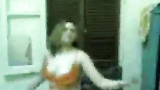 قحبه هايجه بترقص احلا رقص شرقي بقميص نوم اورانج فاجر افلام سكس طويلة اللبوه شرموطه نيك في نفسها  هيجت زبري عليها