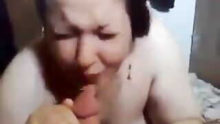 قحبه عراقيه قرفانه تمص زبرعمرو الزبير اللبوه بتقولها  سكس مصري جديد  هرجع من زبرك ما احب المص كافي عمرو يلا نكني