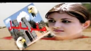 هايجه فشخ رجلها ومسك  نيج عراقي خياره كبيره نزله نيك في كسها الهايجه وبتقول ل عيشقها كان نفسي زبرك يكون مكان الخياره