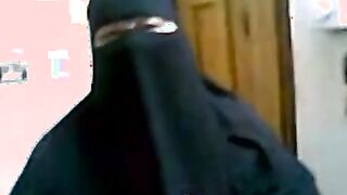 مموس مصريه  نيج عراقي منقبه العنتيل كتب عليها عرفي و حابب  يسجل ليلة دخلت الفاجره ام كس هايج فشخ كسها نيك