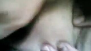 قحبه سعوديه هايجه مسك زبر السائق الخاص بتاعها  نيج عراقي و نزلت مص ولحس فيه المموس خلاتوا ناك كسها الشرقان في العربيه