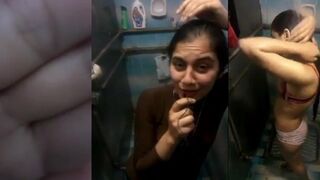 مرفت بتعمل سكس فيديو مع صاحبها  سكس عربي دخلت تاخد دش و بتفرجوا علي بزازها وكسها وهو بيضرب عليها احلي عشره