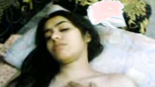 الحيحانه ام كس مشعر نايمه  فيلم سكس علي ضهرها الزبون الكويتي فاشخ كسها الحيان نيك عنيف فشخ مموس مصريه هايجه