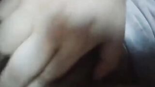 المموس عفاف الحيحانه لبوه كبيره في السن  موقع سكس فشخ كسها دعك تحت الدش و بتصور نفسها ل عشيقها النجار بتقولوا هتيجي امتي