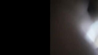 اهلي يخرجوا وانا انيك الشغاله  سعودي هايج فشخ كل ما اهلوا  سكس تويتر يخرج ياخد الشغاله علي الغرفه ويفشخ كسها نيك