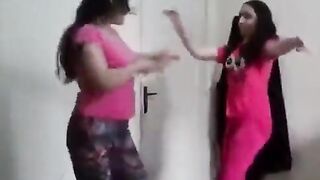 شراميط مصر الهايجين اللبوتين كانوا بيرقصوا وهاجوا علي بعض نيج  نزلوا لحس ومص في بزاز واكساس بعض اللبوه بتبعبص اخته
