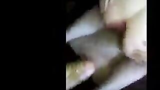 المتناكه بتاعتي فتحالي نيج  طيزها بايديها عشان افشخها تقولي دخلوا كله عايزه اتناك اوي قحبه كويتيه ممحونه
