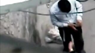 اللبوه راحت مع سكس مصرى  صاحبها ورا مصنع الكراسي ومكه قعده علي زبر ونزل نيك فيها لحد ما جبهم فشخ كس اللبوه
