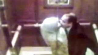 اللبوه راحت مع سكس مصرى  صاحبها ورا مصنع الكراسي ومكه قعده علي زبر ونزل نيك فيها لحد ما جبهم فشخ كس اللبوه
