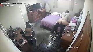 اللبوه استغلت غياب امها سكس مصري   ودخلت ل جوز امها الغرفه ينكها ويفشخ كسها اللبوه ركب علي زبر و فشخ كسها الممحون نيك