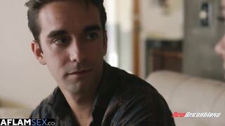 المموس حبت اخوها عشان لم تعبت فضل جنبها ولم فاقت  سكس مصري حبت ترد الجميل هيجت اخوها و عرضت عليها نفسها عملوا احلي سكس رومانسي