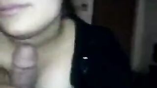 هدير لبوه سوهاج مع جوز اختها الزبير المموس قعده بين رجله نزله مص ولحس  فيلم سكس  في زبر و بترضع في بضانوا مكسوفه انها بتتصور