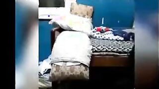 العرص غفل بنت خالتوا و صورها  xnxx xxnxx مصري و هو بينكها و بيفشخ خرم طيزها اللبوه مكنتش عايزه تخلع هدومها نزلها البنطلون بالعافيه