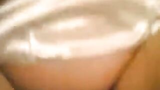 اللبوه الممحونه  سكس مصري جامد بترقص ل عشيقها بقميص نوم فاجر  و نامت علي السرير و بتلعب في كسها الحيحان عشان تهيجوا و يفشخ كسها