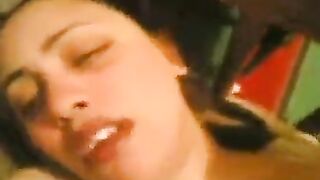 اللبوه الممحونه  سكس مصري جامد بترقص ل عشيقها بقميص نوم فاجر  و نامت علي السرير و بتلعب في كسها الحيحان عشان تهيجوا و يفشخ كسها