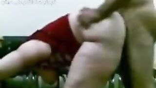 المموس راحت العياده اللي هي سكس مصري  شغاله فيها بدري عشان بواب العماره عجبها طلعتوا و هي عمل حسابها في قميص نوم لبستوا وخلتوا فشخ كسها نيك