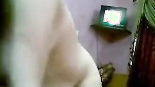مموس فيصل المربربه ام كس سكس مصري  محروم نايمه علي ضهرها وعشيقها الزبير فشخها نيك عنيف المموس بتقولوا براحه كسي اتهري