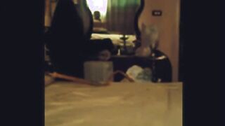 قحبه مصريه هايجه نايمه جنب  سكس مصري عشيقها علي السرير تاخد مص من زبر و نفس شيشه مسكها  قعده علي زبر وفشخ كسها نيك