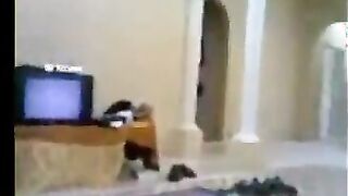 الحاج شقط مموس صغيره في السن سكس مصري  وخدها الشقه ينكها و يريح زبر الهايجه قعدت علي زبر و فشخت كسها نيك متعة كسها الممحون