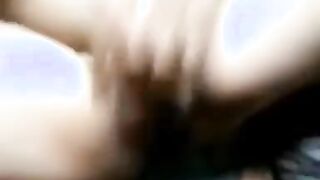الشرموطه كانت بنت بنوت  سكس مصري دخل زبر في كسها فتحها و مسح الدم و كمل نيك في كسها الضيق لحد ما جبهم و غرقها لبن