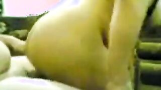 دفعت فلوس بزياده عشان اجيب القواد اللي بتسرح البنات افشخ كسها الهايجه سكس مصري  مربربه وكطسها مليان لحم قعدت علي زبري بلعتوا كله