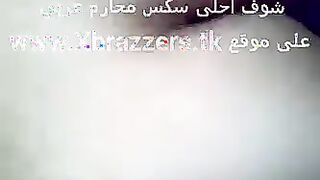 اللبوه حامل في السابع ومش رحمه نفسها راحت ل عشيقها الشقه و مسك زبر  سكس مصري عماله تمص فيه عشان يقف ويفشخها طلعت قعدت علي زبر فشخت كسها نيك