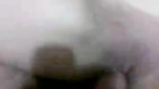 اللبوه بتف علي زبري قبل  سكس مصري ما دخلوا في كسها بتقوليابل زبرك الاول عشان كبير اوي بيفشخني و يخليني اتعور لبوه مصريه