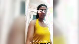 مموس اندر ايدج قعده سكس مصري في الحمام بتصور نفسها ل حبيبها وهي عريانه ملط و فشخ كسها نيك بالخياره شهوتها عاليه اوي