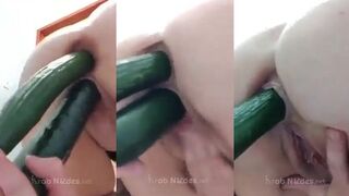 القحبه ام كس  سكس مصري هايج نايمه في وضع السجود و مدخل خيارتين وحده في كسها و وحده في خرم طيزه وعماله تنيك في نفسها جامد