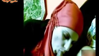 شوشو الممحونه استاذه في سكس مصري  لحس ومص الازبار مسك  زبر الزبون فشخ لحس ومص لحد ماجبهم في بوقها و علي بزازها الكبيره