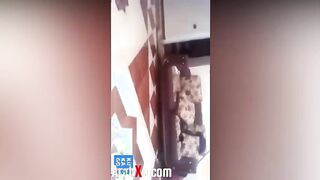 الديوث بيصور اللبوه اللي معاها وهي بترقصلوا بطقم داخلي اسود   سكس مصري  عشان يبعتها لصاحبوا الخولات ديوث مصري هايج