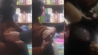 قحبه سوريا هايجه بتيجي تشتري حاجات من المحل و تقولي مش معايا فلوس  سكس مصري و طلعلي بزازها العب فيه شويه و اضرب عشره علي كسها